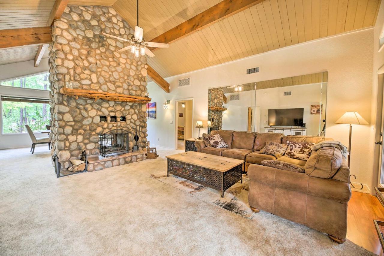 Lush Pinetop Retreat With Large Deck And Wooded Yard! Esterno foto