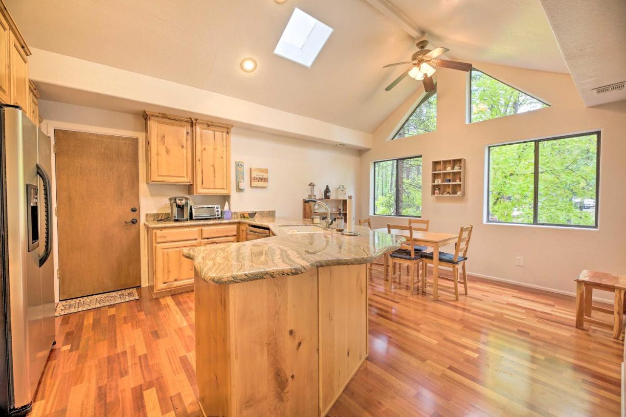 Lush Pinetop Retreat With Large Deck And Wooded Yard! Esterno foto