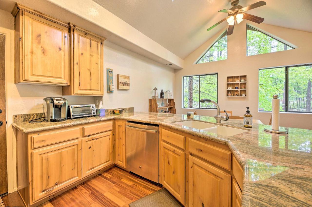 Lush Pinetop Retreat With Large Deck And Wooded Yard! Esterno foto
