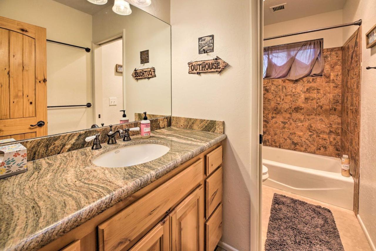Lush Pinetop Retreat With Large Deck And Wooded Yard! Esterno foto