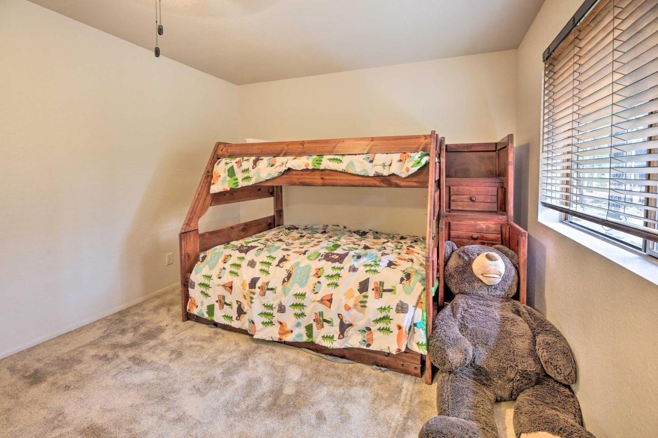 Lush Pinetop Retreat With Large Deck And Wooded Yard! Esterno foto